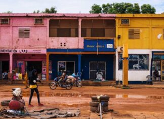 A tradição do artesanato em couro do povo tuaregue do Mali