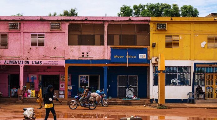 A tradição do artesanato em couro do povo tuaregue do Mali